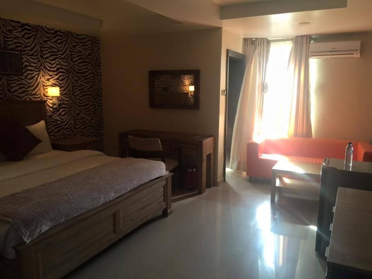 לגוס Villa Toscana Hotel And Suits מראה חיצוני תמונה