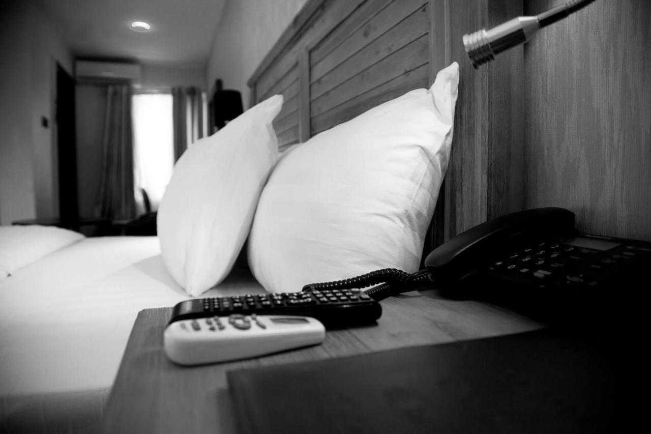 לגוס Villa Toscana Hotel And Suits מראה חיצוני תמונה